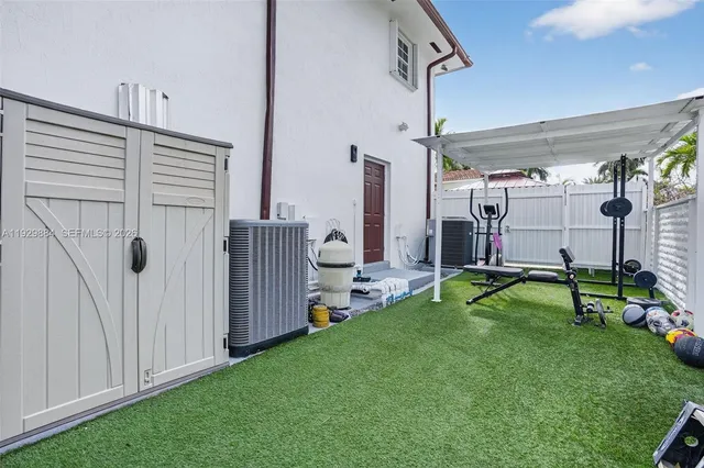 $899,000 | 13966 Southwest 13th Street, Miami, FL 33184