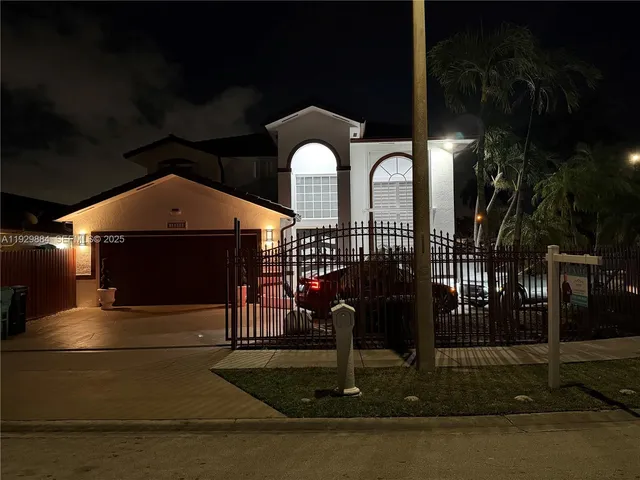 $899,000 | 13966 Southwest 13th Street, Miami, FL 33184