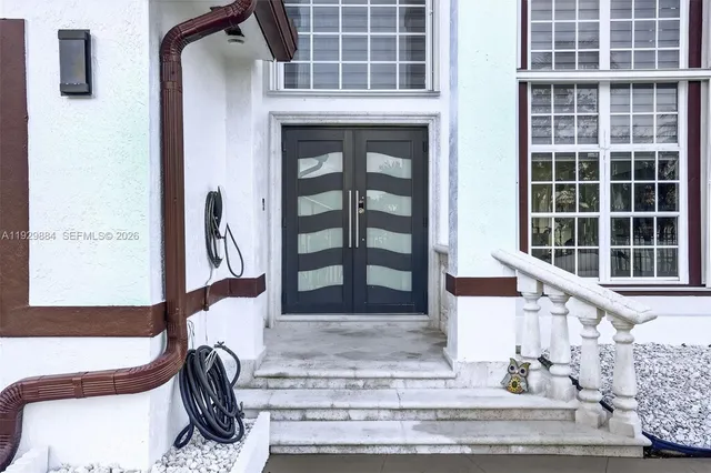 $899,000 | 13966 Southwest 13th Street, Miami, FL 33184