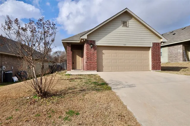 $1,795 | 1126 Story Book Lane, Weatherford, TX 76086
