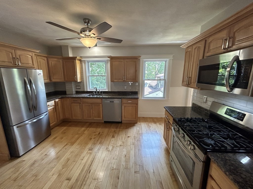 42 Sterling Road, Unit 2 Waltham, MA 02451 - Photo 8 of 23 Gallery Image 8
