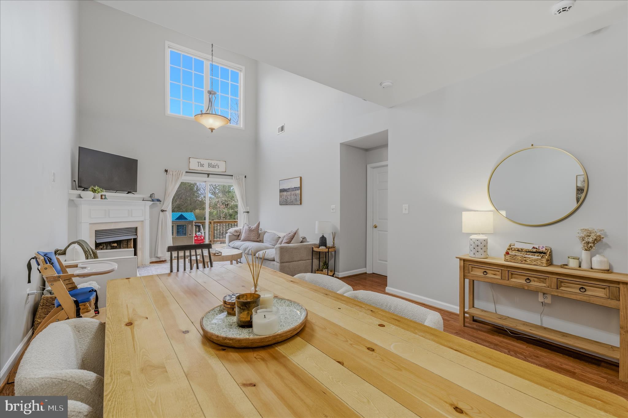 220 West Ridge Court Warrenton, VA 20186 - Photo 13 of 49 Living Room