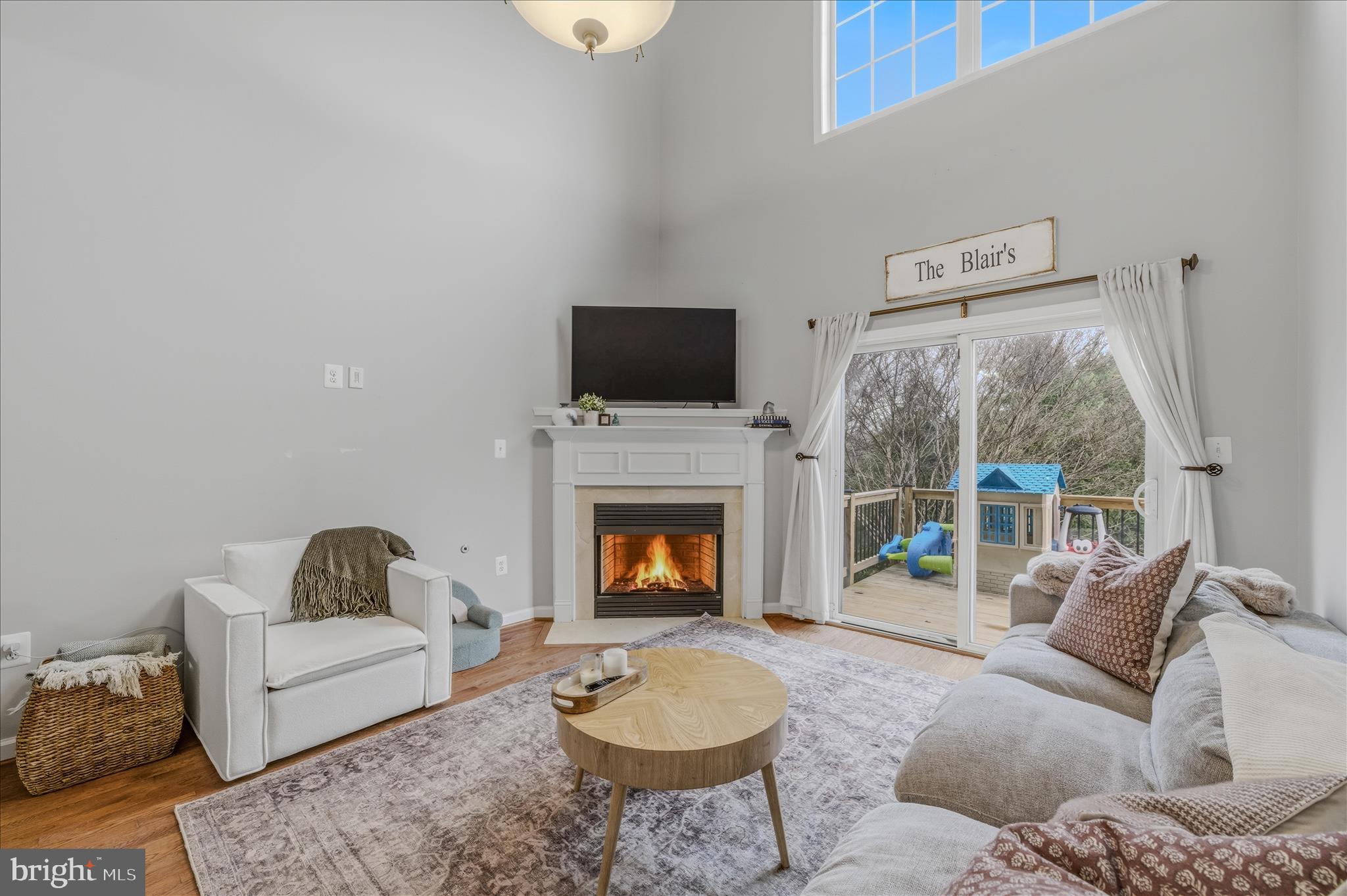 220 West Ridge Court Warrenton, VA 20186 - Photo 14 of 49 Living Room