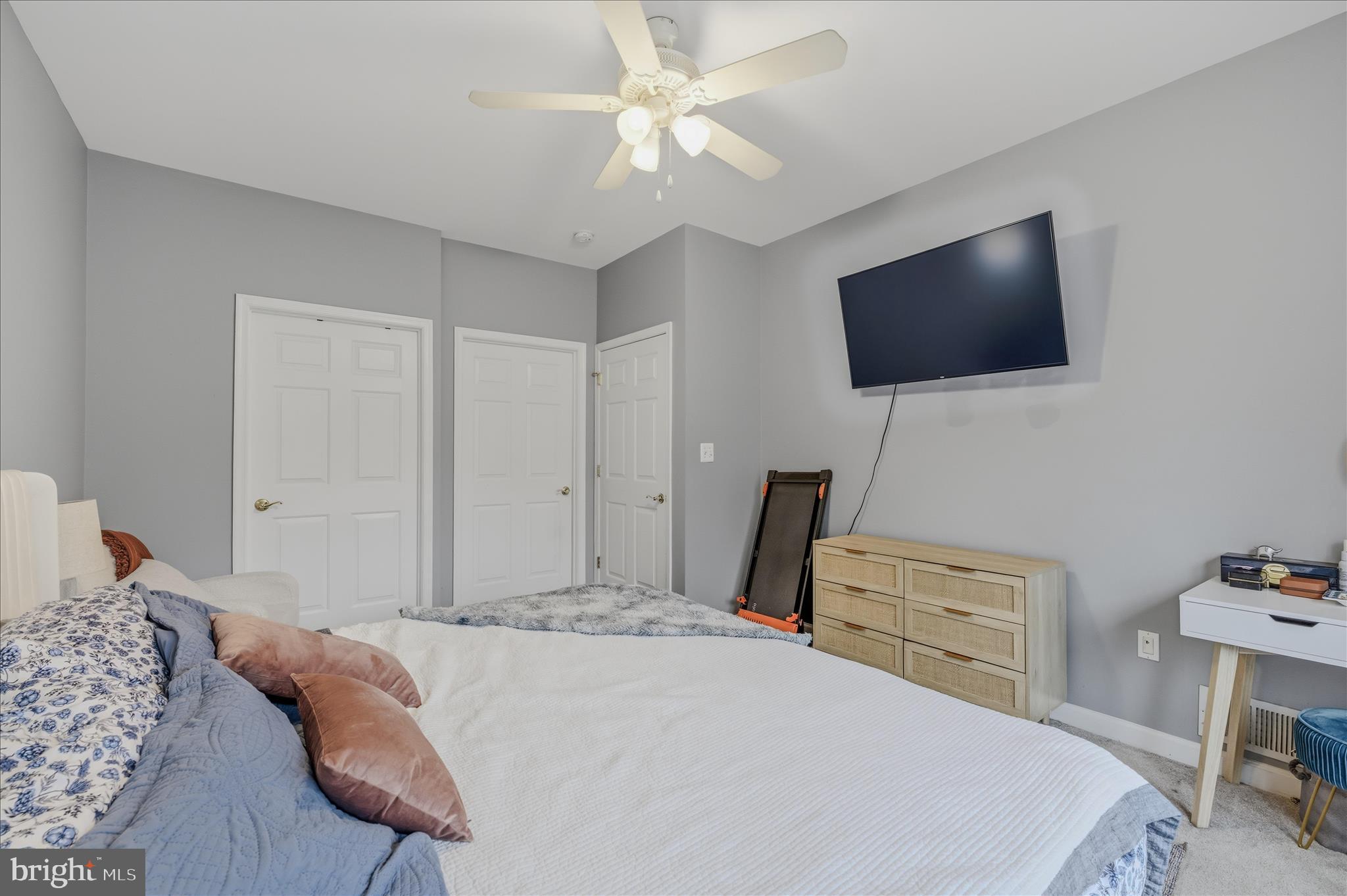 220 West Ridge Court Warrenton, VA 20186 - Photo 20 of 49 Primary Bedroom