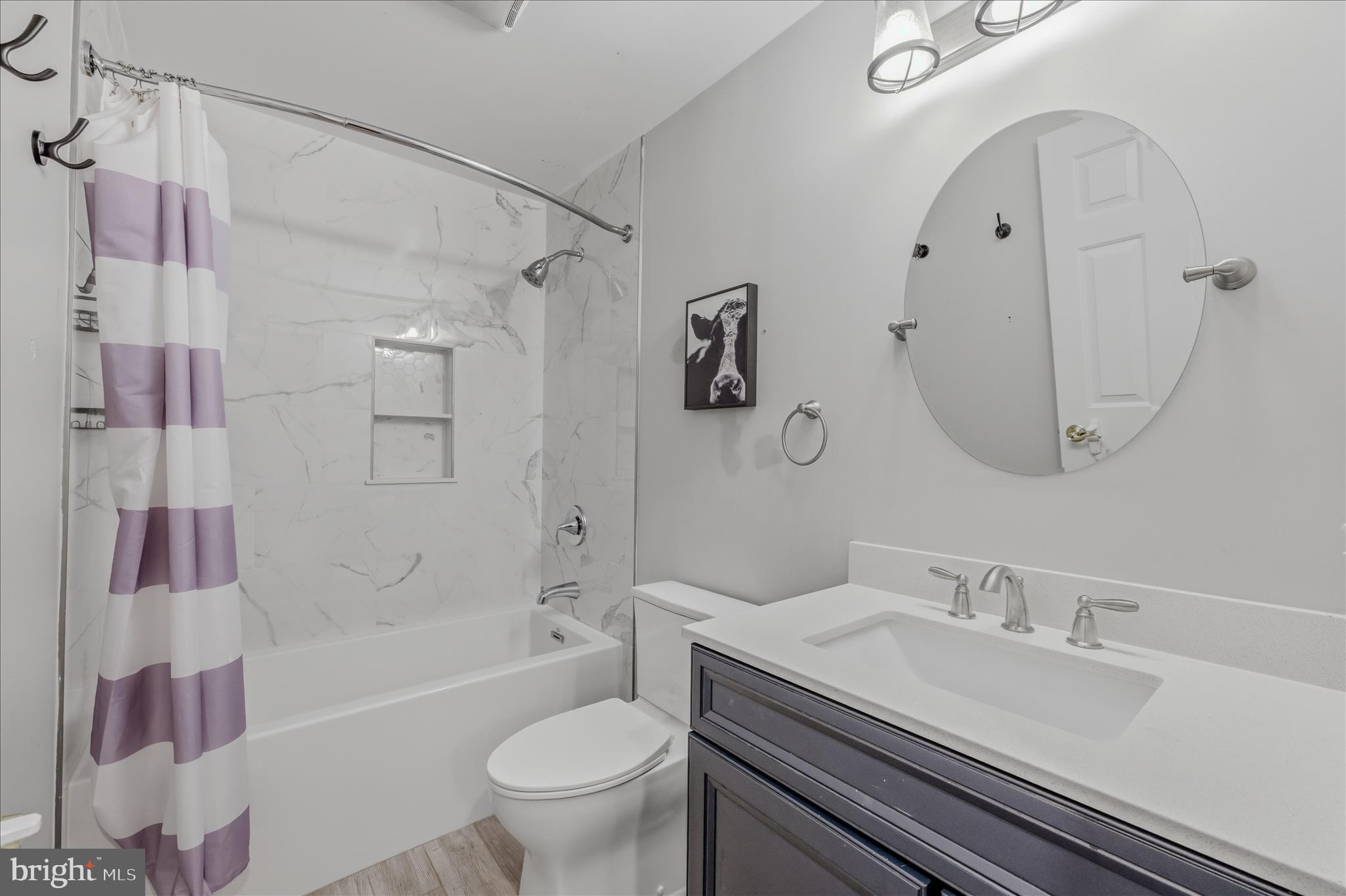 220 West Ridge Court Warrenton, VA 20186 - Photo 29 of 49 Upstairs Bathroom