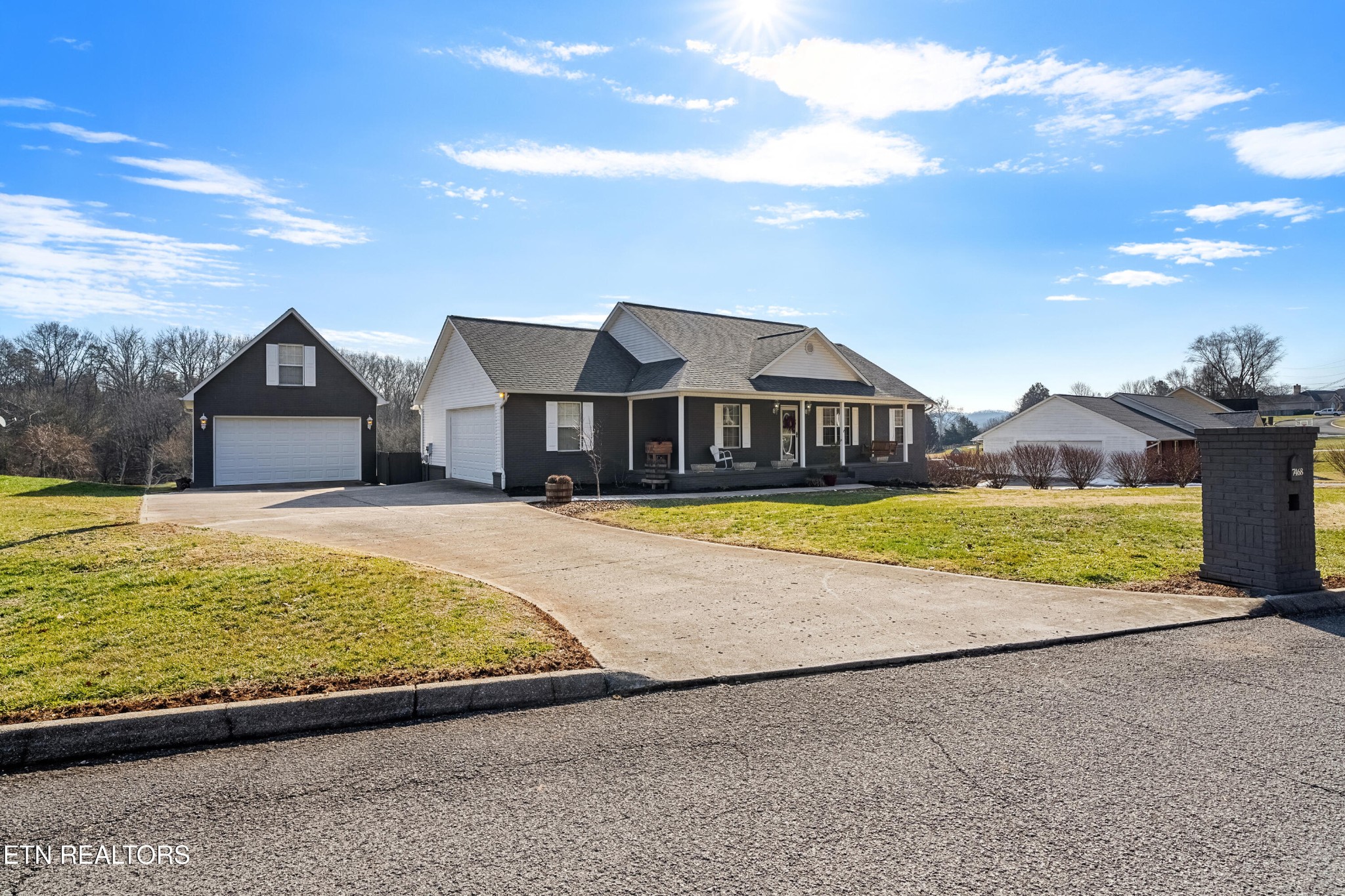 7468 Ravencrest Lane Corryton, TN 37721 - Photo 3 of 40 Gallery Image 3