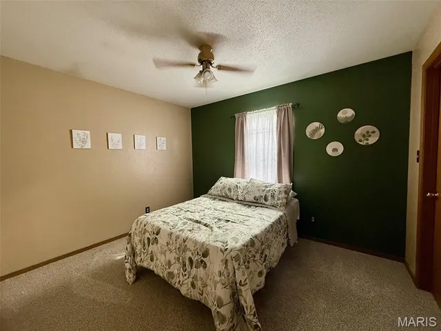 $225,000 | 827 Sunset Drive, Vandalia, IL 62471