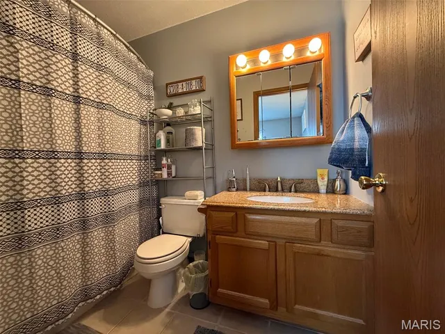 $225,000 | 827 Sunset Drive, Vandalia, IL 62471