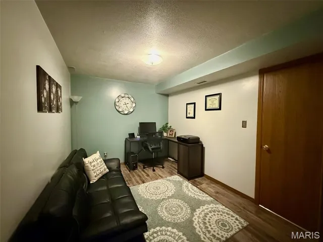 $225,000 | 827 Sunset Drive, Vandalia, IL 62471