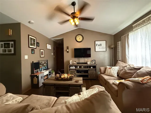 $225,000 | 827 Sunset Drive, Vandalia, IL 62471