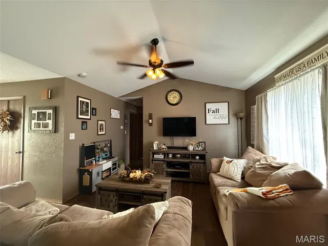 $225,000 | 827 Sunset Drive, Vandalia, IL 62471