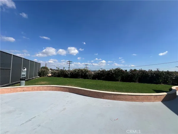 a view of a tennis court