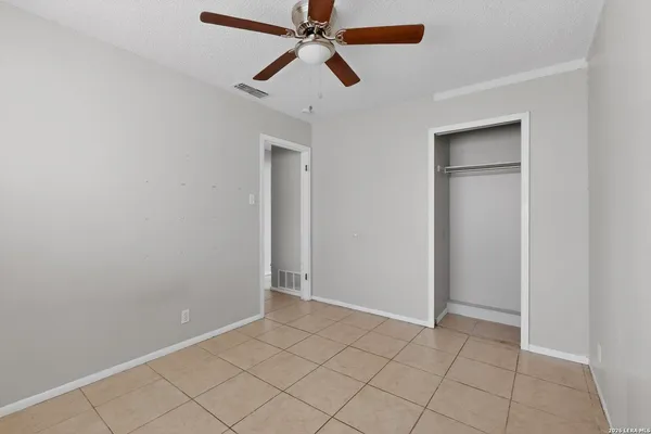 $1,450 | 5014 Ed White Street, Kirby, TX 78219