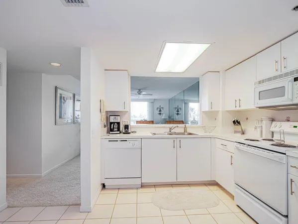 $2,500 | 2700 North Hwy A1A, Unit 307, Hutchinson Island, FL 34949