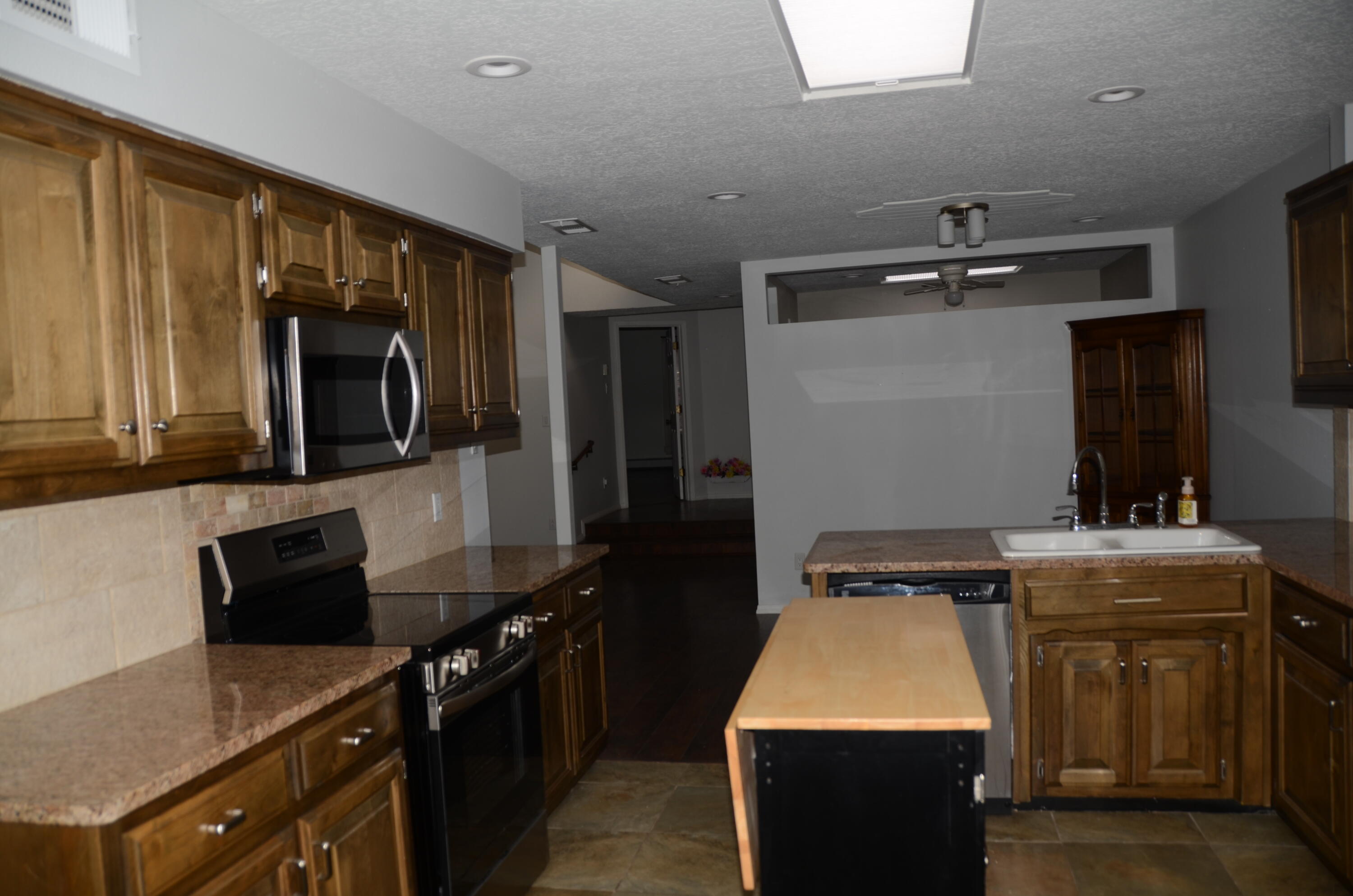 3291 Esplanade Circle Southeast Rio Rancho, NM 87124 - Photo 8 of 30 Gallery Image 8