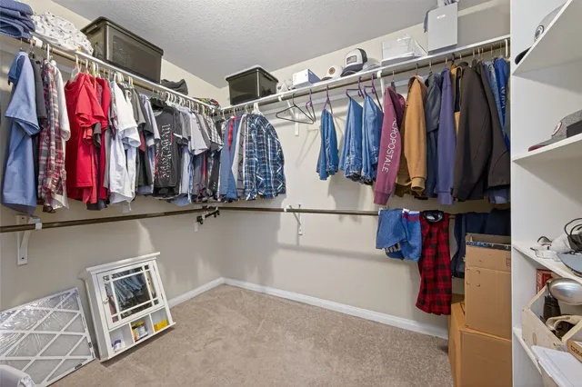 a front view of house with yard and entertaining space