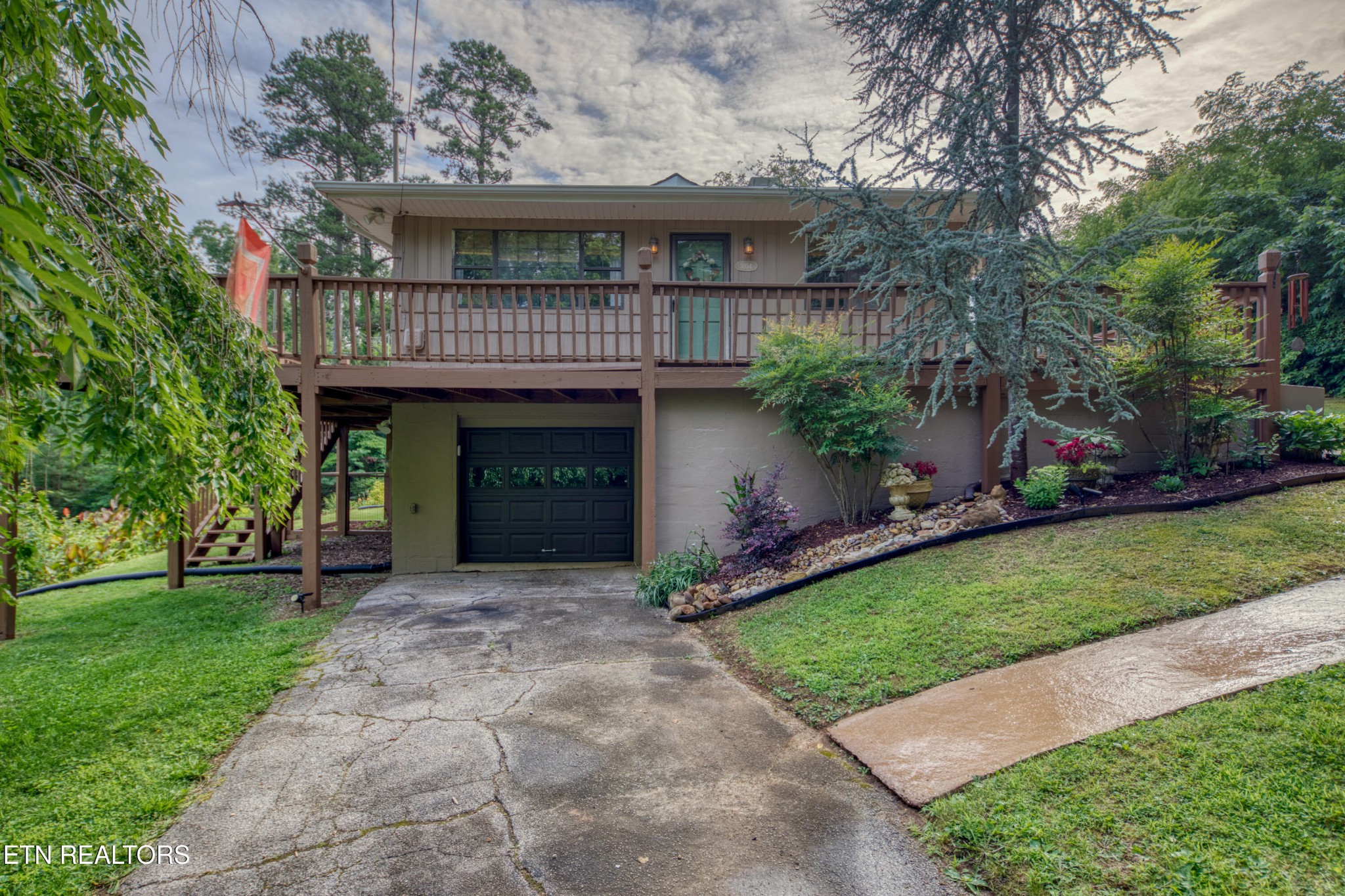 3054 Sinking Springs Road Knoxville, TN 37914 - Photo 17 of 31 Gallery Image 17