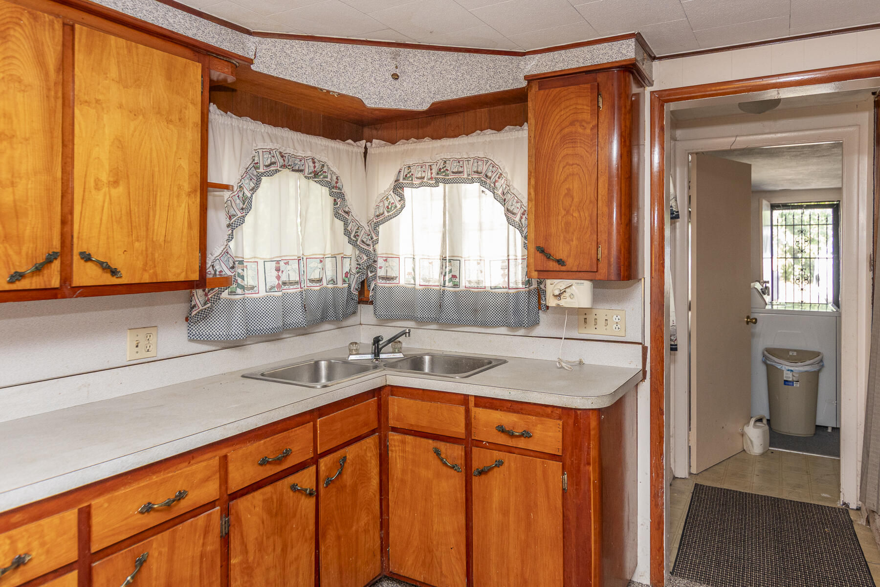 5188 Deep Point Drive Portage, MI 49002 - Photo 9 of 38 5188DeepPointDr-54