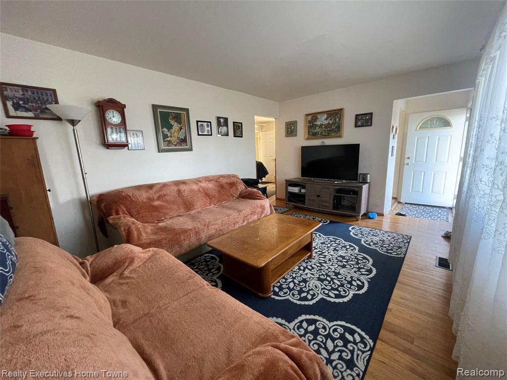8534 14 Mile Road Warren, MI 48093 - Photo 3 of 26