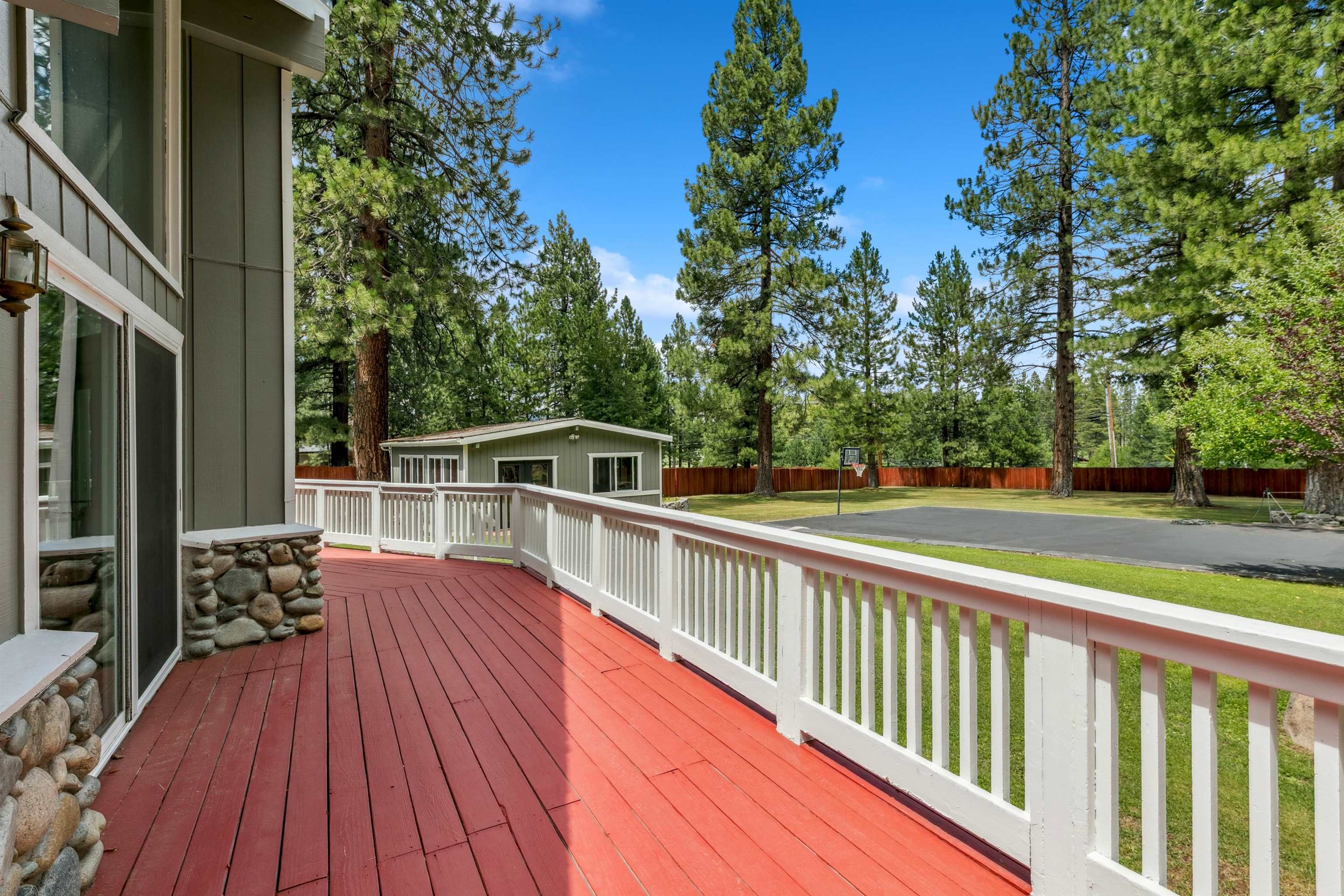 10228 Jeffery Pine Road Truckee, CA 96161 - Photo 23 of 28 a view of balcony with deck and wooden floor