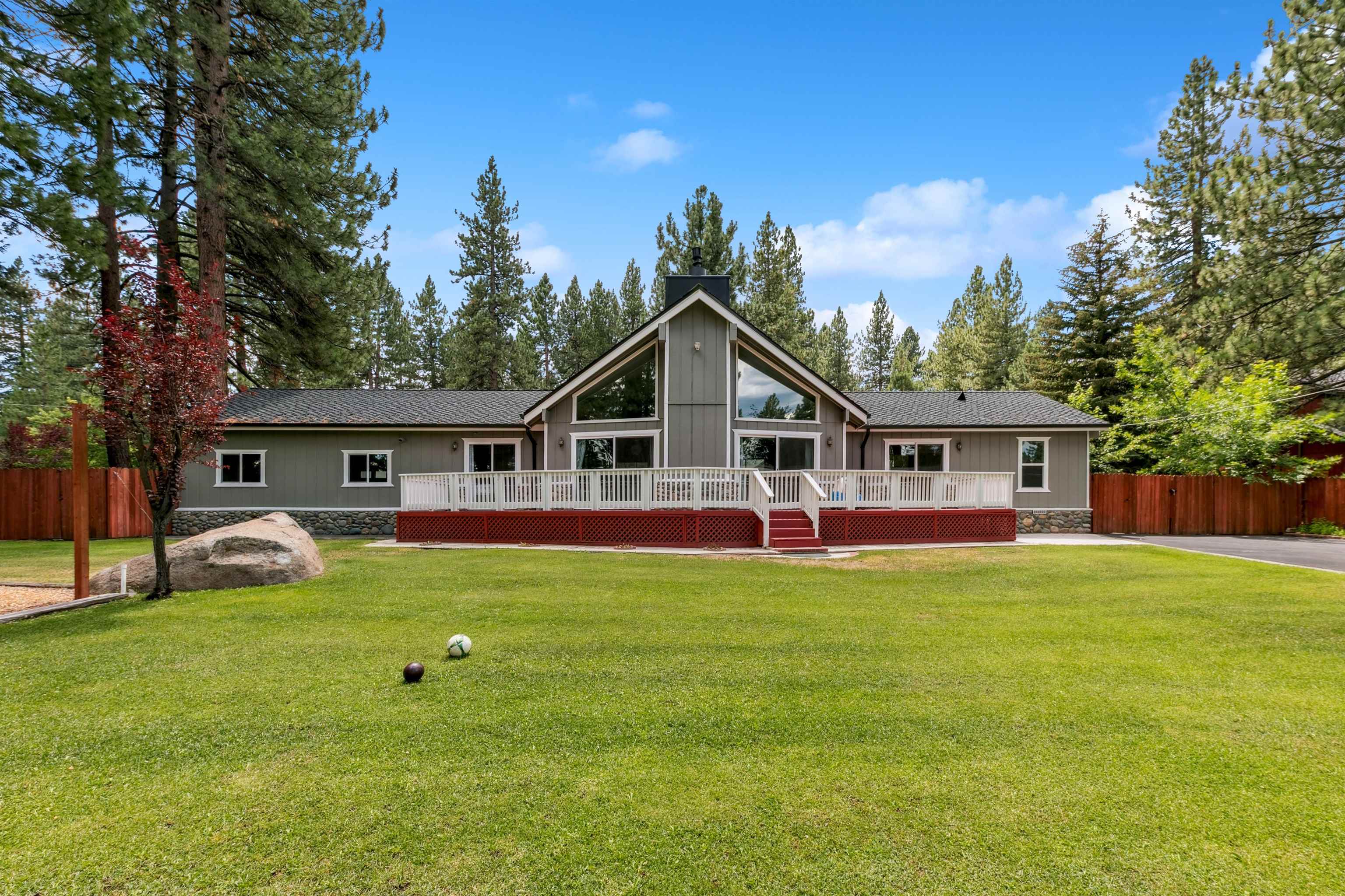 10228 Jeffery Pine Road Truckee, CA 96161 - Photo 4 of 28 a front view of house with yard and trees