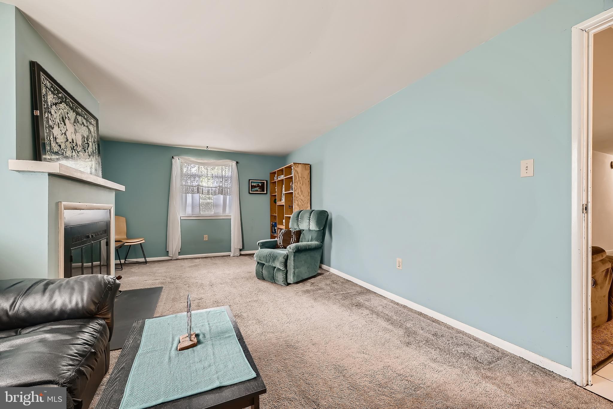 2413 Lodge Farm Road Baltimore, MD 21219 - Photo 17 of 28 Family Room