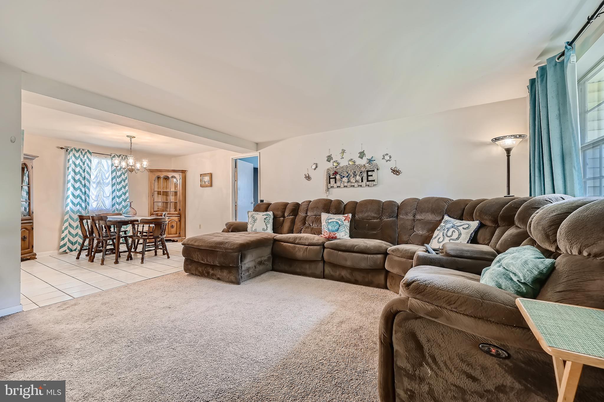 2413 Lodge Farm Road Baltimore, MD 21219 - Photo 3 of 28 Spacious Living Room