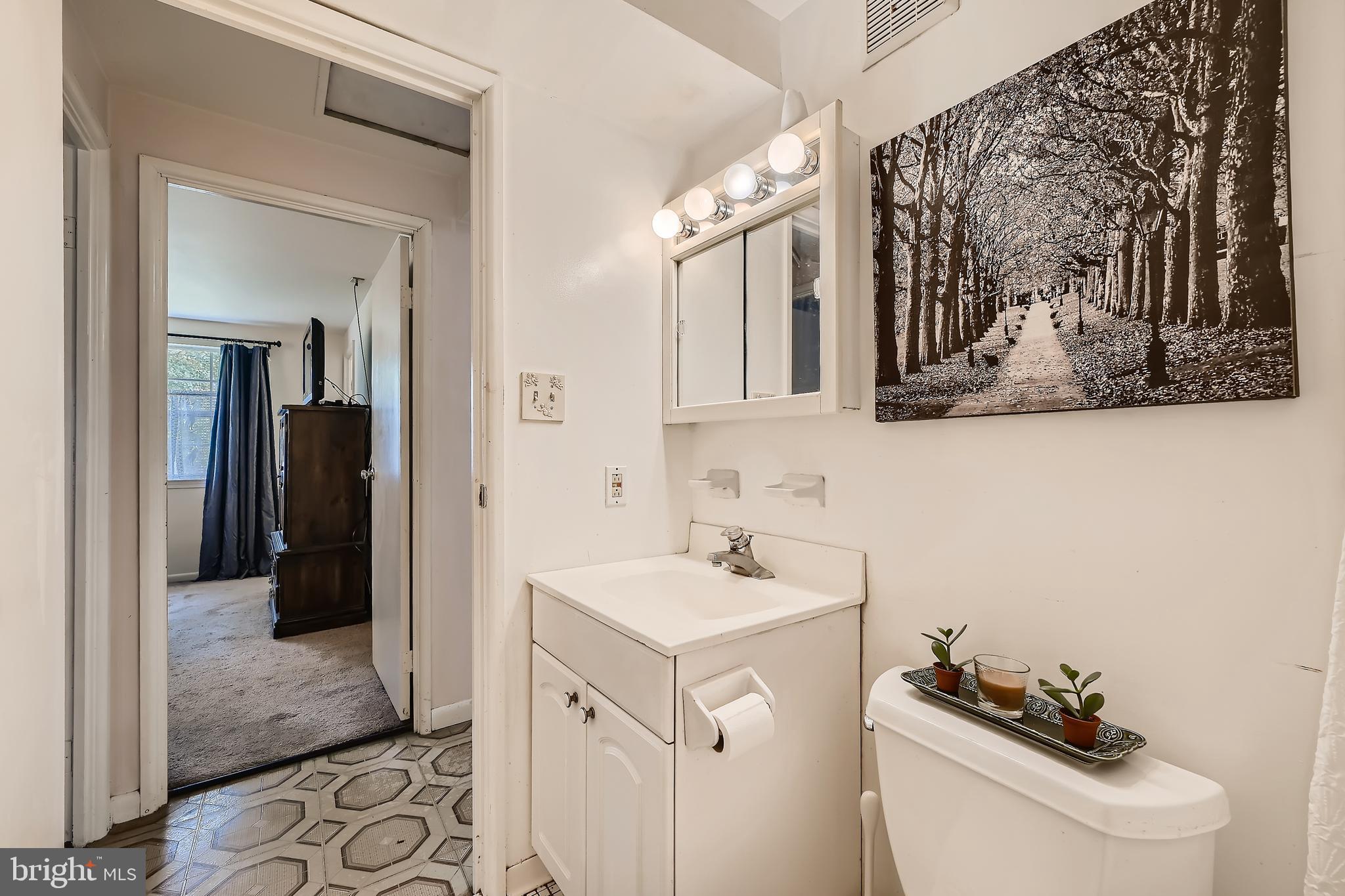 2413 Lodge Farm Road Baltimore, MD 21219 - Photo 24 of 28 Full bath 2