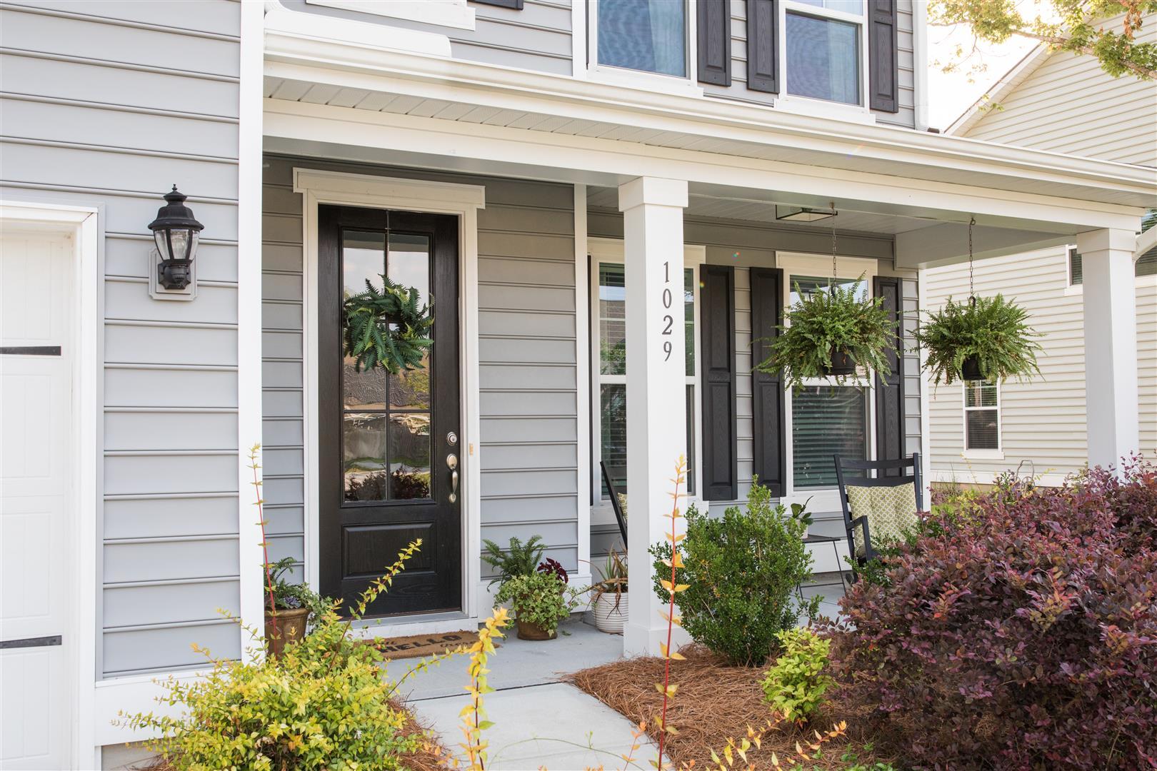 1029 Harbortowne Road Charleston, SC 29412 - Photo 2 of 25 Shannon Oleksak - 02_1029Harbortowne