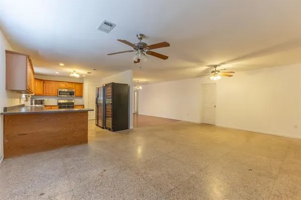 $2,000 | 4727 St Bernard Avenue, New Orleans, LA 70122