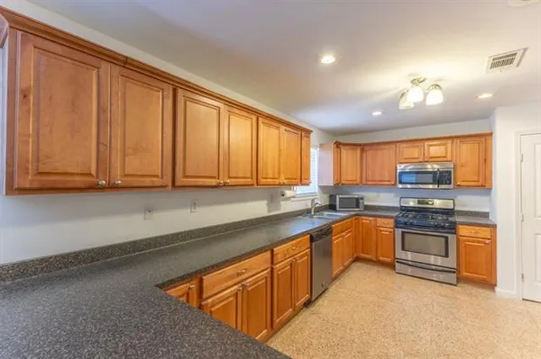 $2,000 | 4727 St Bernard Avenue, New Orleans, LA 70122