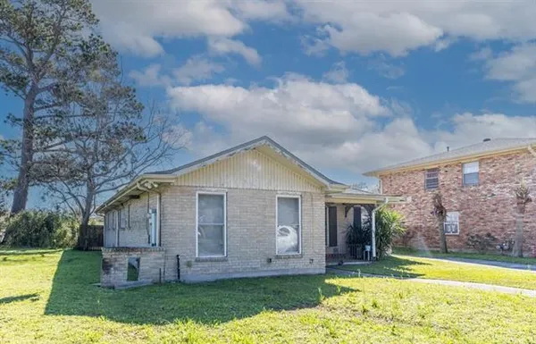 $2,000 | 4727 St Bernard Avenue, New Orleans, LA 70122