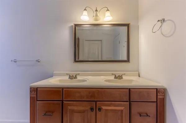 $2,000 | 4727 St Bernard Avenue, New Orleans, LA 70122