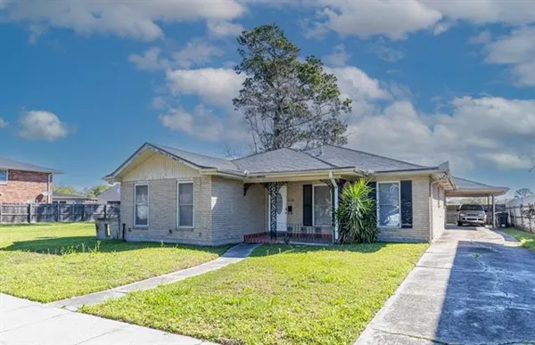 $2,000 | 4727 St Bernard Avenue, New Orleans, LA 70122