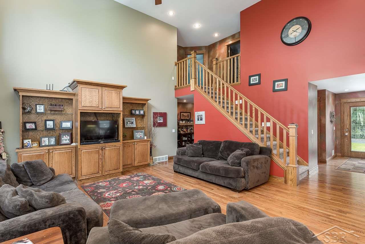 886 Schust Road Saginaw, MI 48604 - Photo 15 of 34 31395990-14.JPG