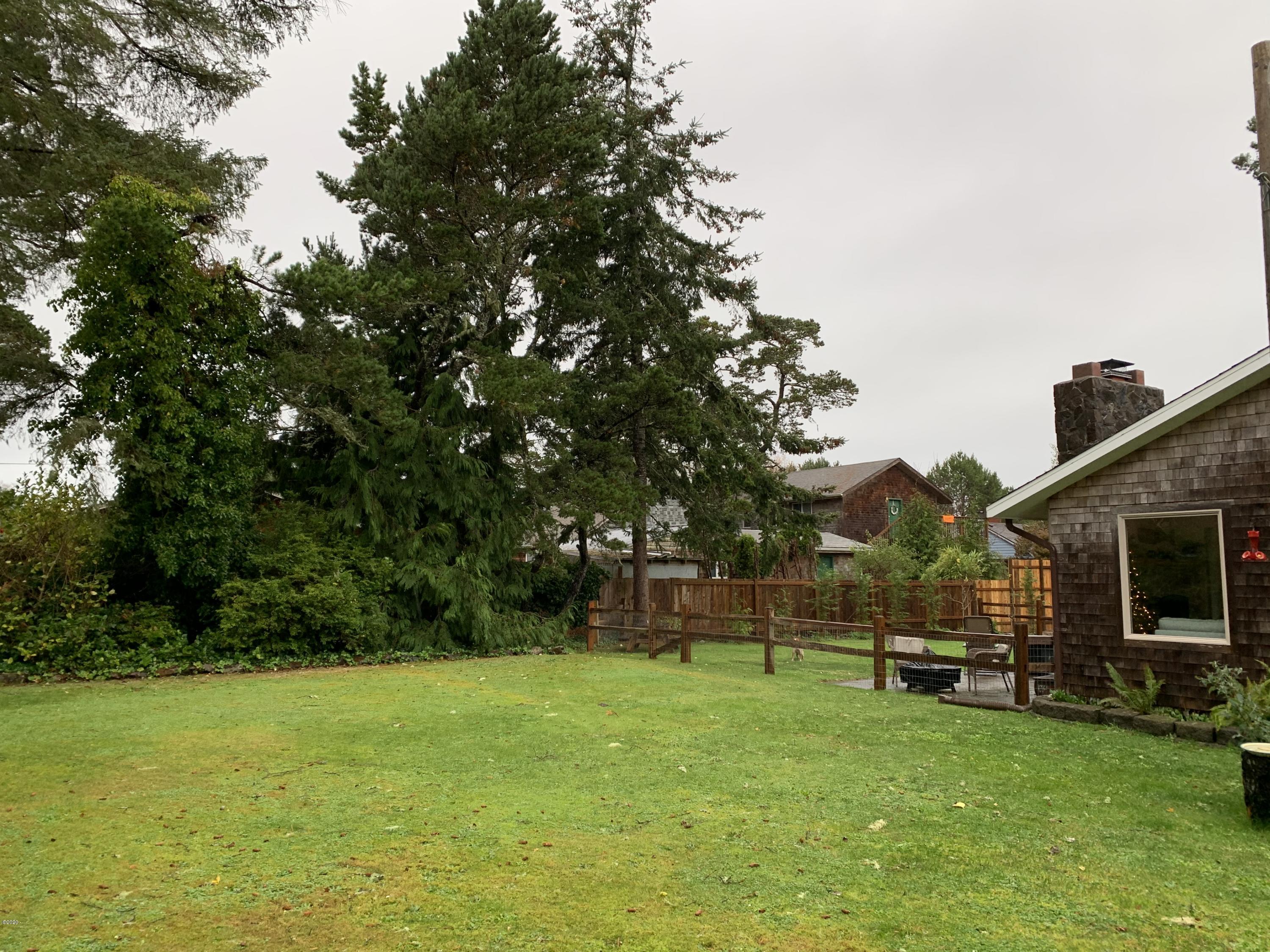 6835 Southwest Inlet Avenue Lincoln City, OR 97367 - Photo 40 of 48 back yard