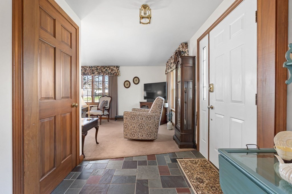 4 Burnham Road Peabody, MA 01960 - Photo 10 of 37 Gallery Image 10