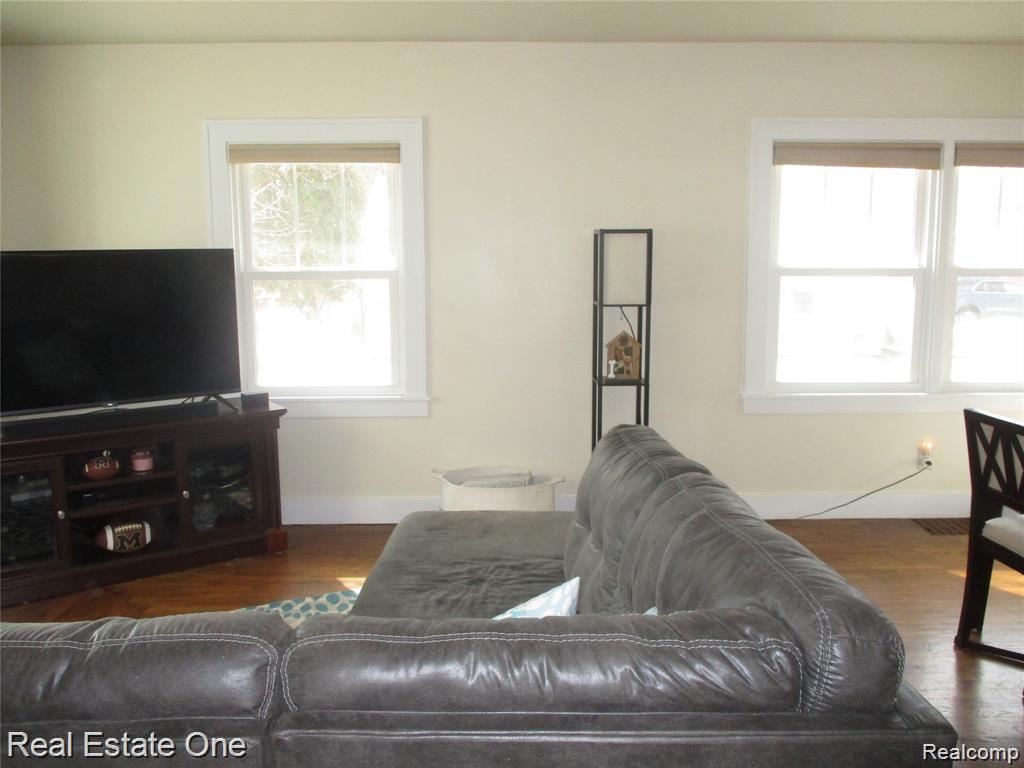 367 North Green Street Perry, MI 48872 - Photo 10 of 43 IMG_5121.JPG