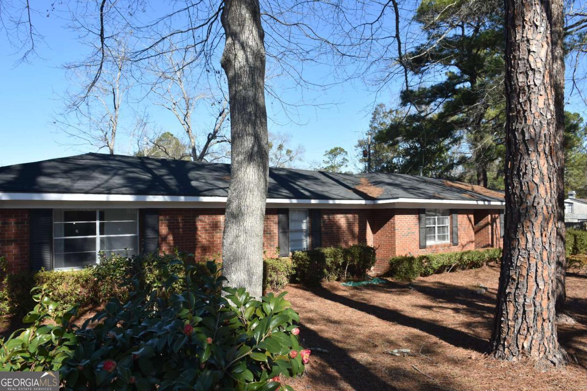 611 North Fourth Street Jesup, GA 31545 - Photo 1 of 6