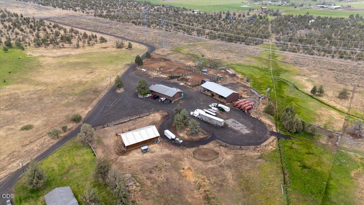 7995 Southwest Houston Lake Road Powell Butte, OR 97753 - Photo 4 of 70