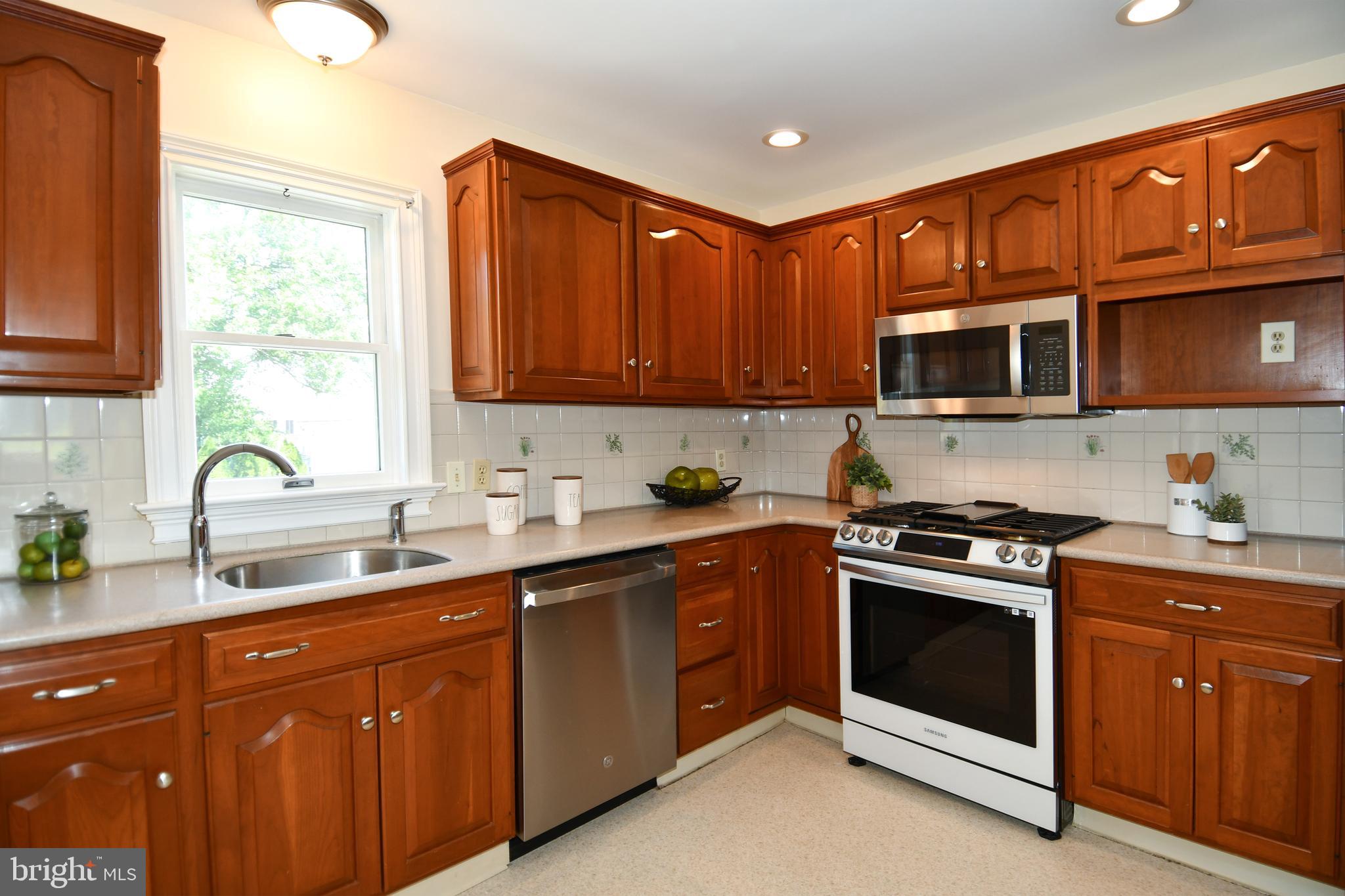 7011 Old Sandy Spring Road Laurel, MD 20707 - Photo 13 of 39 Gallery Image 13