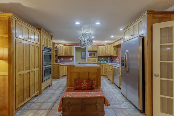 $695,000 | 801 Thomas Avenue, Chickamauga, GA 30707
