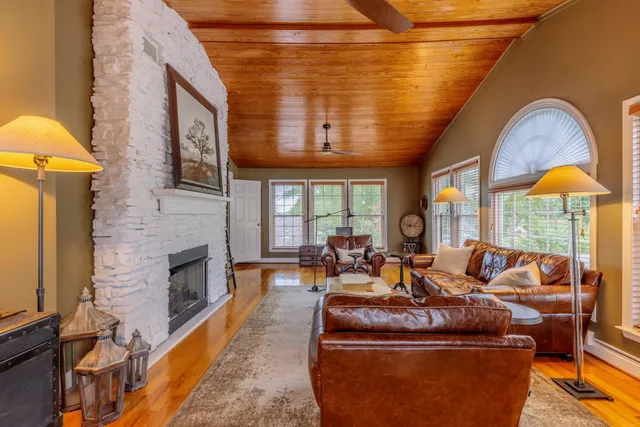 $839,900 | 801 Thomas Avenue, Chickamauga, GA 30707