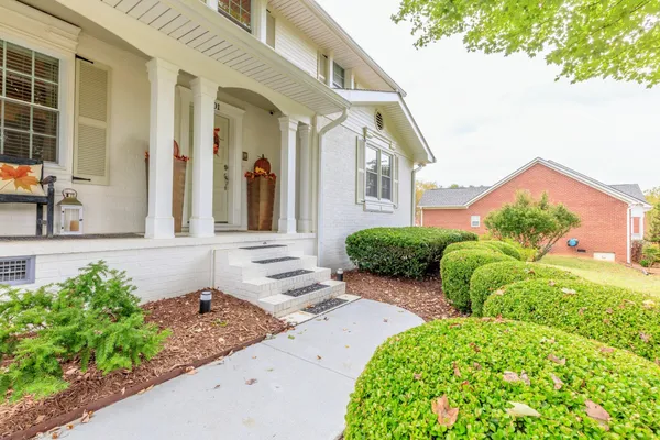 $695,000 | 801 Thomas Avenue, Chickamauga, GA 30707