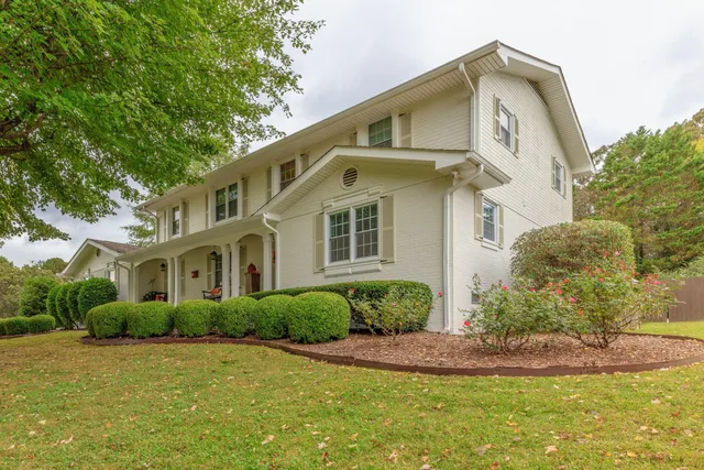 $839,900 | 801 Thomas Avenue, Chickamauga, GA 30707