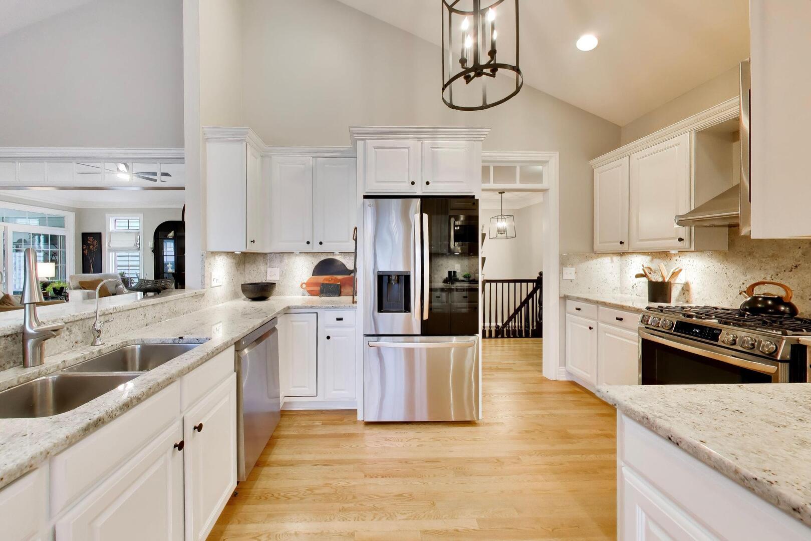 5824 Prairie Ridge Road Crystal Lake, IL 60014 - Photo 2 of 35 Gallery Image 2