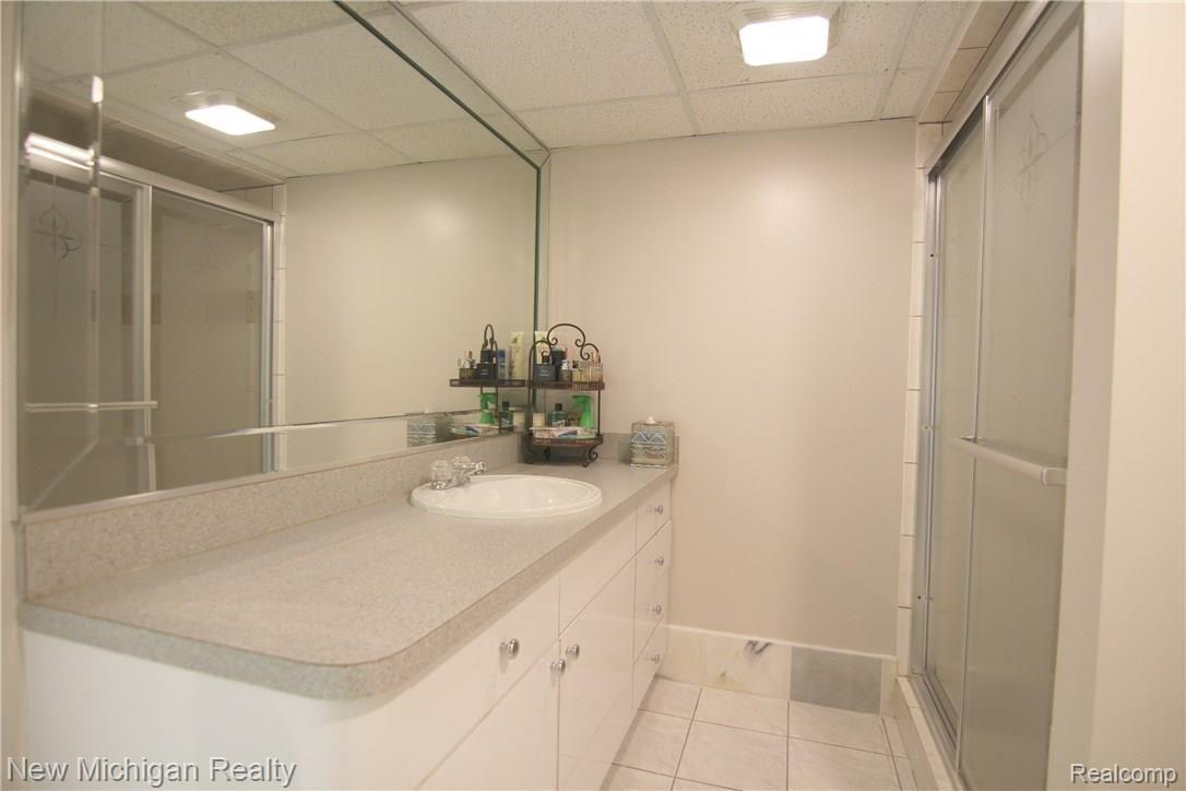 2875 Ranieri Drive Troy, MI 48085 - Photo 19 of 20 Ranieri Dr Basement Full Bath.jpg