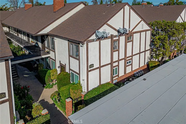 $618,000 | 15510 Williams Street, Unit F, Tustin, CA 92780