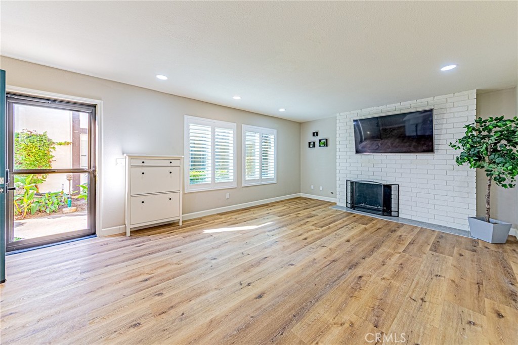 15510 Williams Street, Unit F Tustin, CA 92780 - Photo 8 of 34 Living Room