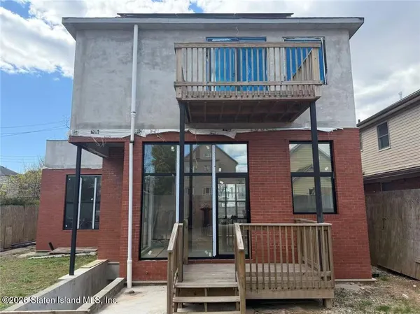 $1,790,000 | 25 Grasmere Avenue | Grasmere